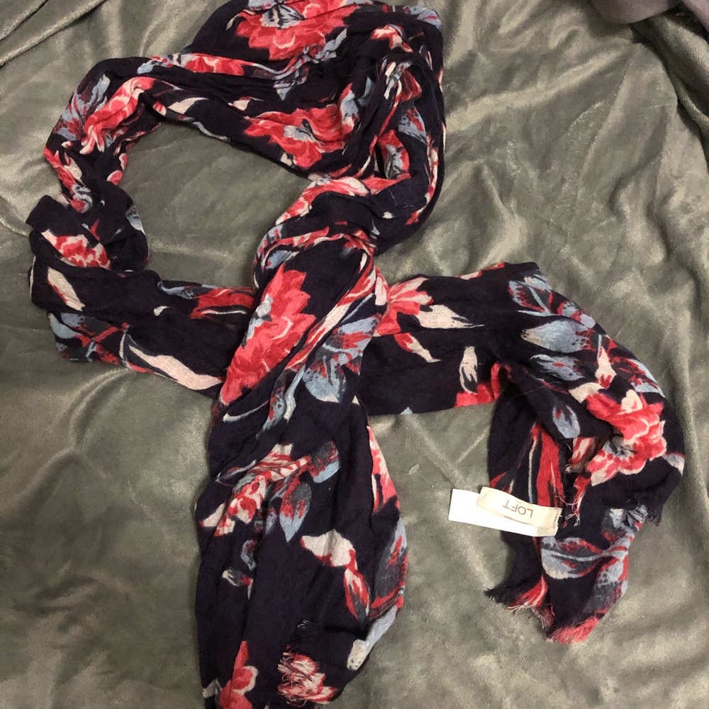 NWOT LOFT Scarf